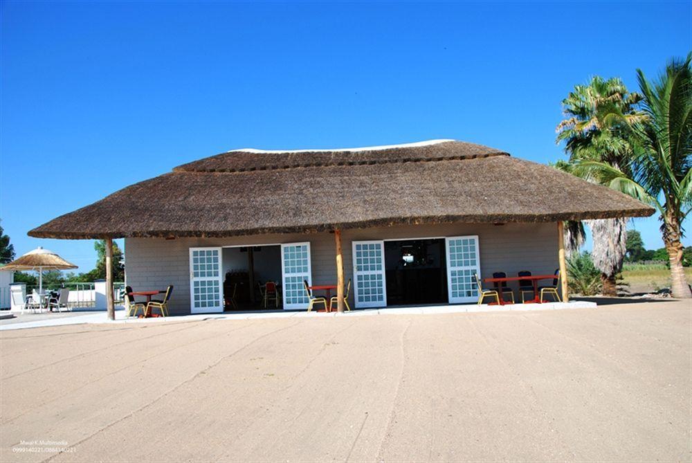 Skinny Hippos Lodge Mangochi Exterior photo